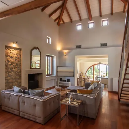 The Saronic - Jungle On The Sea * Agioi Theodoroi (Corinthia)