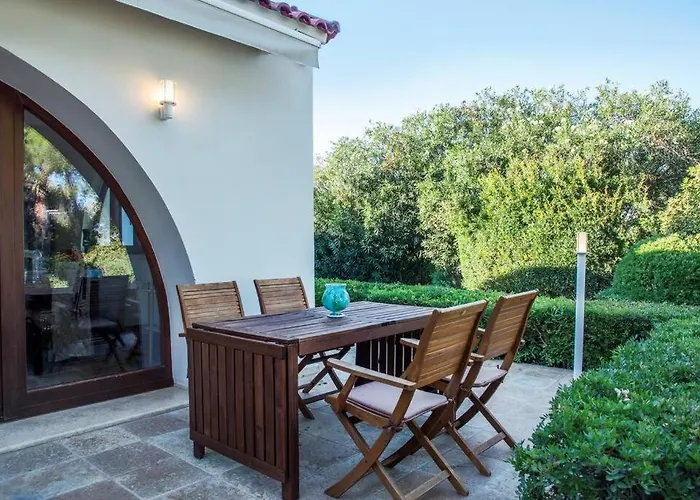 The Saronic - Jungle On The Sea Semesterbostad Agioi Theodoroi (Corinthia)