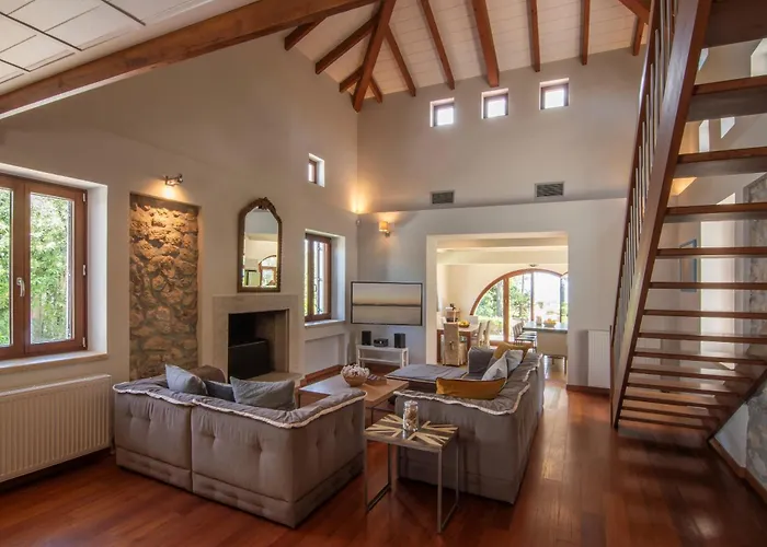 The Saronic - Jungle On The Sea * Agioi Theodoroi (Corinthia)