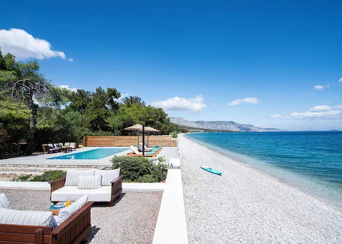 The Saronic - Jungle On The Sea * Agioi Theodoroi (Corinthia)