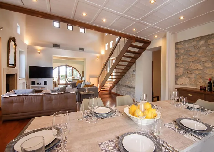 The Saronic - Jungle On The Sea Semesterbostad *