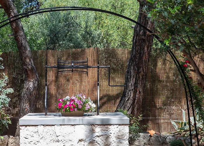 The Saronic - Jungle On The Sea Semesterbostad